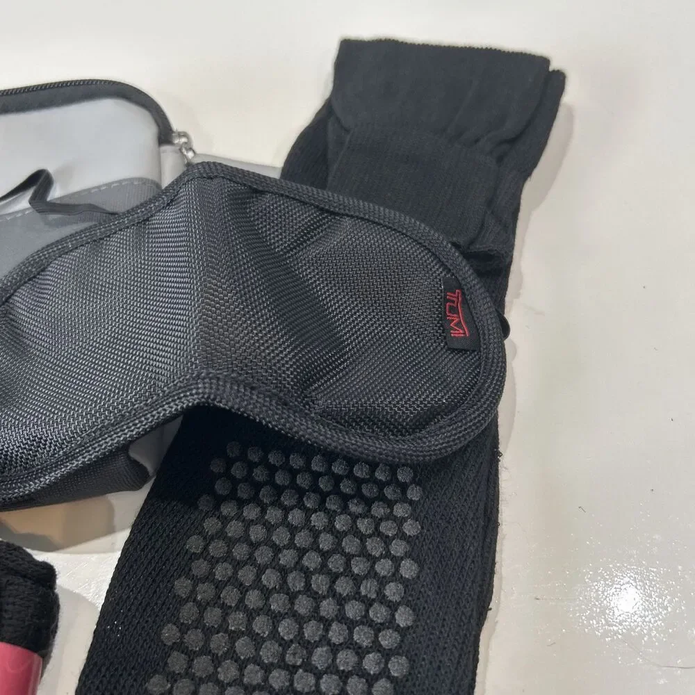 Tumi For Delta Small Gray Amenity Kit Travel Toiletry Bag Socks Eye Masks